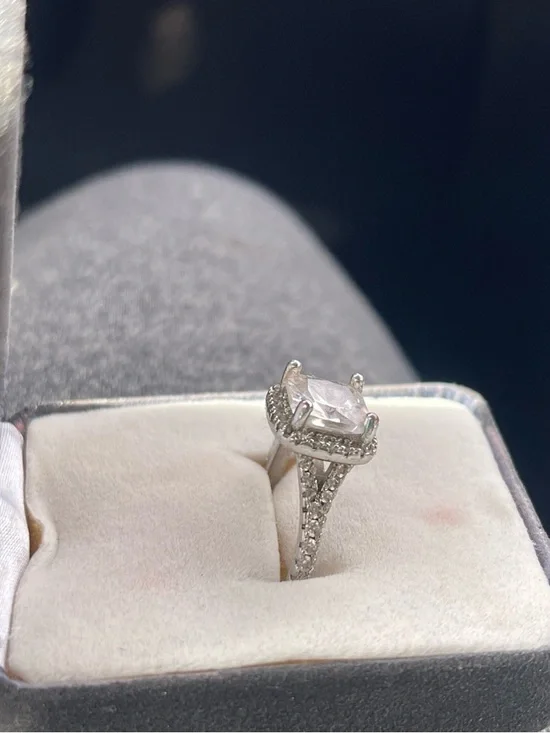 1 ring - Picture 2 of 2